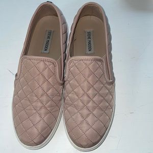 Steve Madden slip on canvas shoe